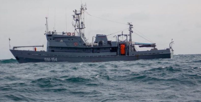 У берегов Ялты российские военные обследовали место обнаружения пятиметровой торпеды (видео)