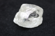 Россия: добыли крупный алмаз, которому около 2 млрд лет