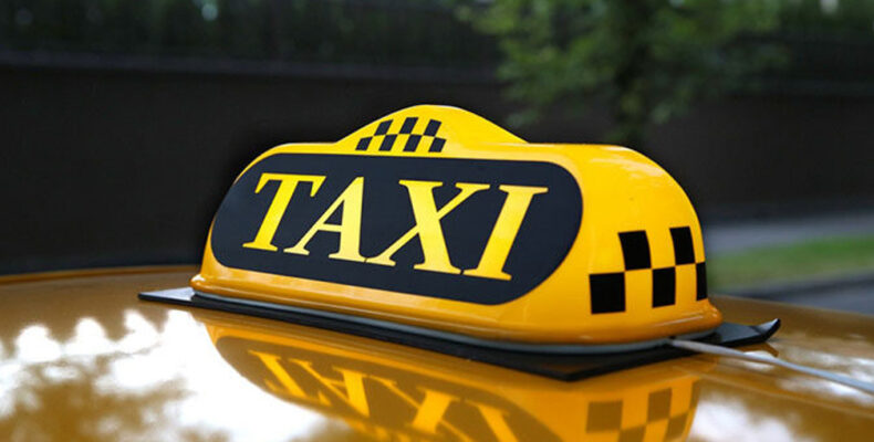 Крым: два липовых таксиста обманули аэропорт на 600 тыс